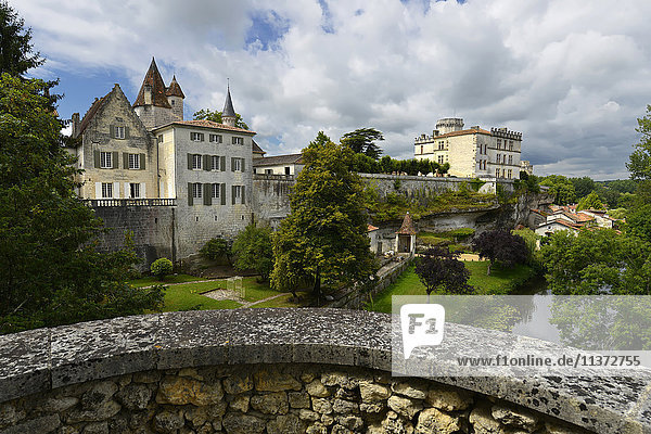 Frankreich  Dordogne  Gesamtansicht des Schlosses von Bourdeilles