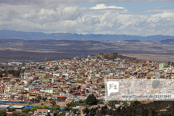 Mexiko  Zacatecas Staat  Zacatecas  Gesamtansicht von Zacatecas vom Cerro de la Bufa  Unesco Welterbe