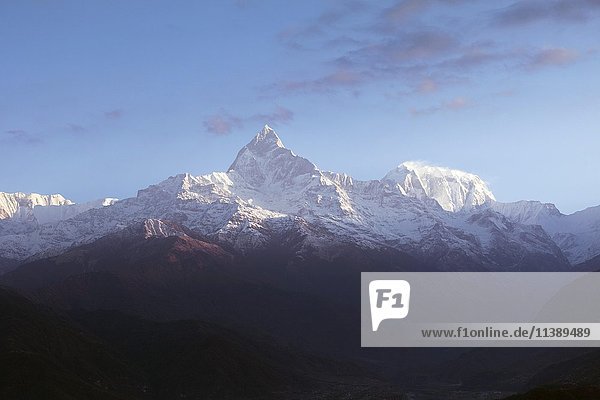 Blick auf den Machhapuchhare von Sarangkot  Annapurna-Region  Nepal  Asien