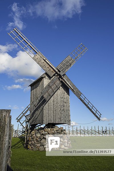 Windmühle  Volkskulturzentrum  Angla  Saaremaa  Estland  Europa