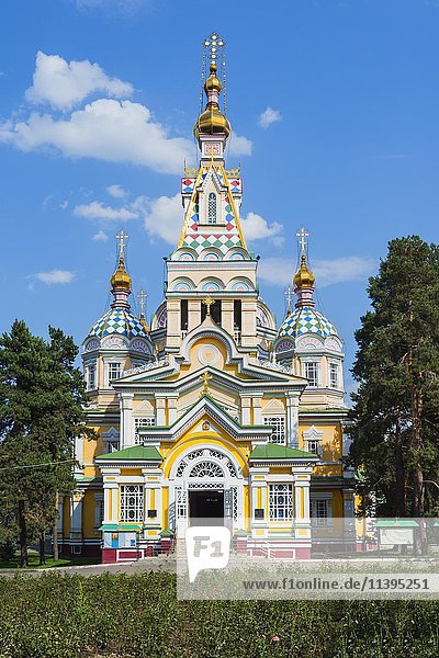 Himmelfahrtskathedrale oder Zenkov-Kathedrale  Panfilov-Park  Almaty  Kasachstan  Asien