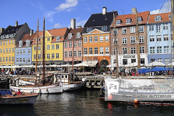 Nyhavn-Kanal  Hafen- und Vergnügungsviertel  Kopenhagen  Dänemark  Europa