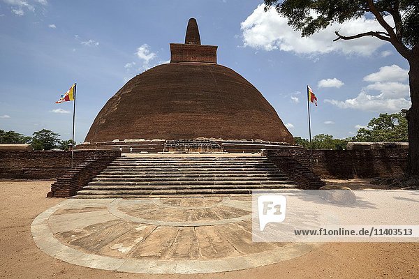 Abhayagiri Dagoba  stupa  Sacred City of Anuradhapura  North Central Province  Sri Lanka  Asia