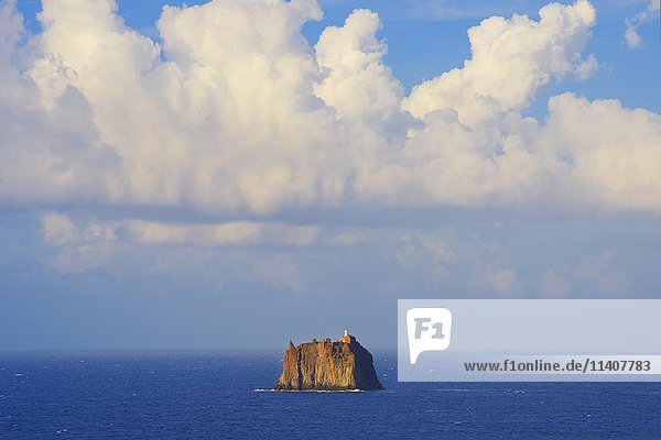 Felseninsel Strombolicchio  Stromboli  Äolische Inseln  Italien  Europa