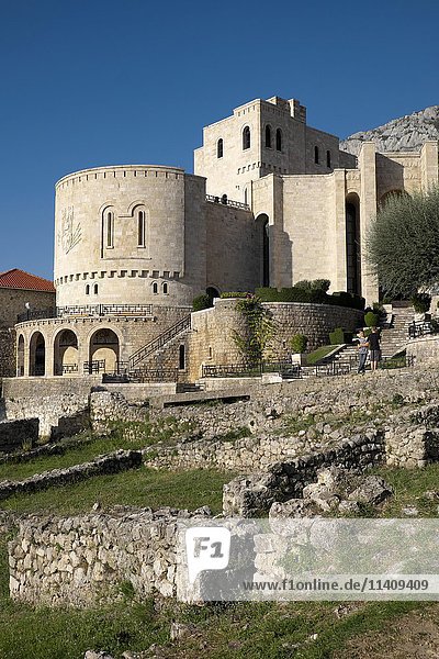 Skanderbeg-Museum in der Festung Kruja  Kruja  Region Durrës  Albanien  Europa