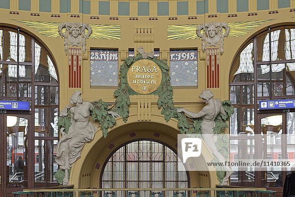 Jugendstilsaal  Hauptbahnhof  Prag  Tschechische Republik  Europa