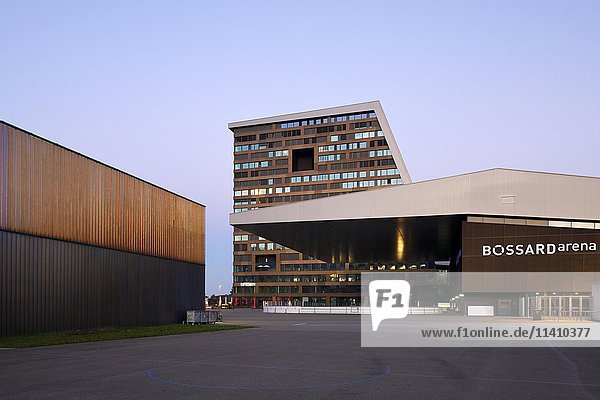 Bossard Arena und Up-Town-Hochhaus  Zug  Kanton Zug  Schweiz  Europa
