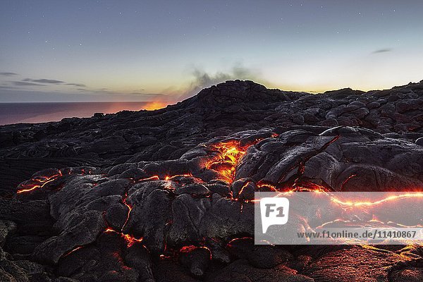 Pu'u'?'? Vulkan  Ausbruch  glühend heiße Lavaströme  Hawai'i Volcanoes National Park  Hawaii  USA  Nordamerika