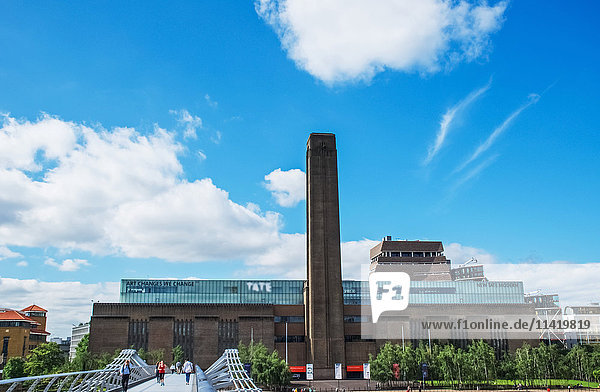 Tate Modern  südlich der Themse; London  England .
