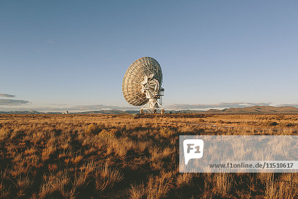 Grosse Radioantennen  auch bekannt als The Very Large Array (VLA)  die zur Suche nach ausserirdischer Intelligenz (SETI) verwendet werden