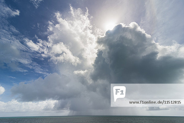 Dramatische Wolken im Pazifik  Wallis und Futuna  Pazifik