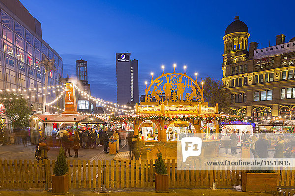 Weihnachtsmarkt am Exchange Square  Manchester  England  Vereinigtes Königreich  Europa