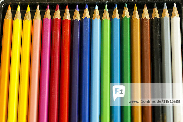Verschiedene mehrfarbige Bleistifte