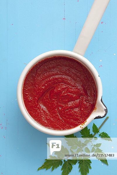 Tomatensauce in einem Kochtopf