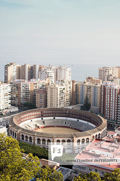 Erhöhte Ansicht der Plaza de toros de La Malagueta  Málaga  Spanien