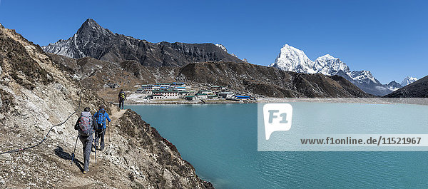Nepal Himalaya Khumbu Everest Region Renjo La Gokyo und Gokyo See