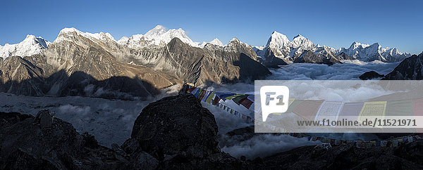 Nepal  Himalaya  Khumbu  Everest-Region  Everest  Nuptse  Cholatse aus Gokyo Ri