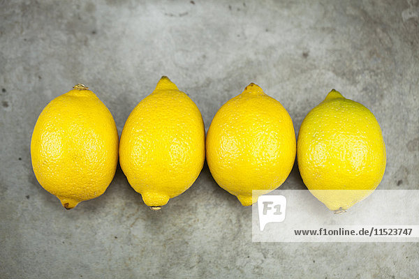Vier Zitronen