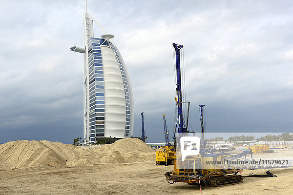 Vereinigte Arabische Emirate  Dubai  das Burj al-Arab Hotel