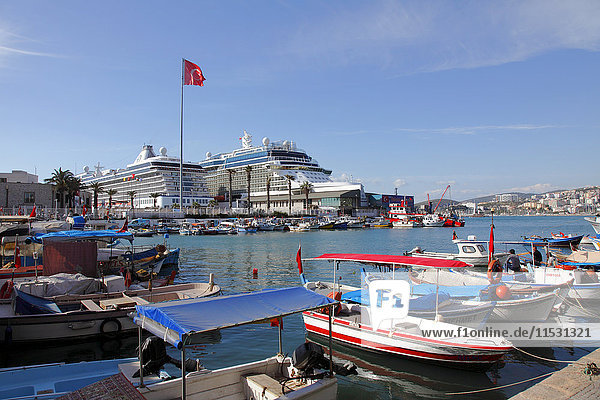 Türkei  Provinz Aydin  Kusadasi  der Hafen