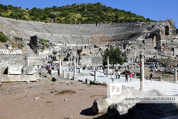 Turkey  province of Izmir  Selcuk  archeological site of Ephesus  Arcadiane street and theatre