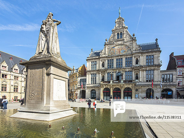 Belgien  Flandern  Gent  Altstadt  Theater  Statue  Springbrunnen