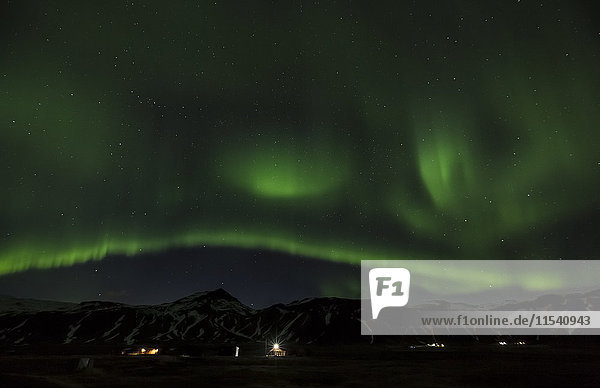 Island  Snaefellsnes  grünes Polarlicht bei Nacht