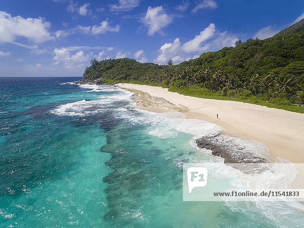 Seychellen  Indischer Ozean  Insel Mahe  Anse Bazarca  Strand