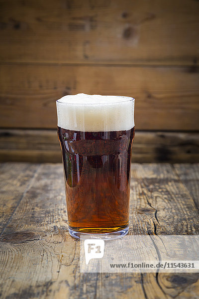 Rotes Bier im Pintglas
