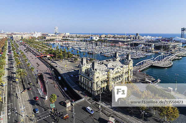 Spanien  Barcelona  Stadtbild von der Kolumbus-Säule aus gesehen mit Marina