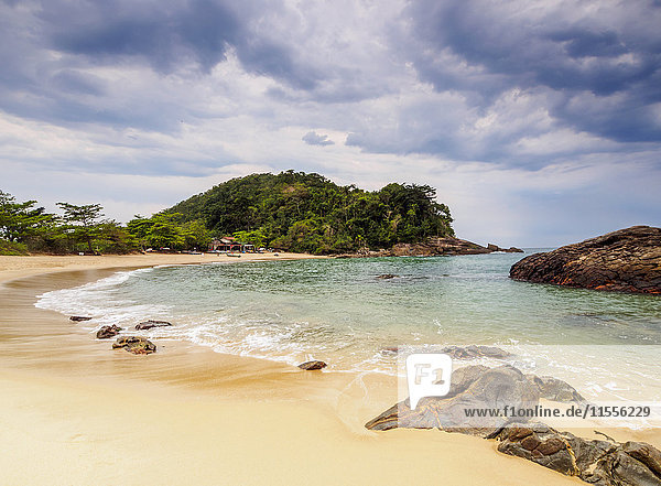 View of the Cachadaco Beach  Trinidade  Paraty Zone  State of Rio de Janeiro  Brazil  South America