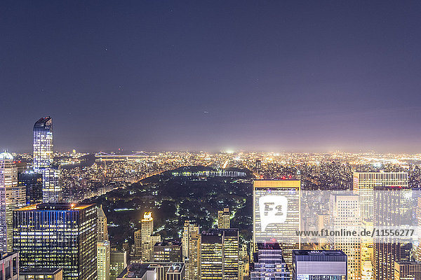 Blick über den Central Park in New York vom Rockefeller Tower  New York City  Vereinigte Staaten von Amerika  Nordamerika