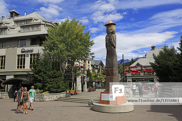 Willkommensfigur  Dorf Whistler  British Columbia  Kanada  Nordamerika