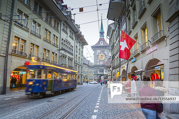 Marktgasse und Zytglogge Apotheke  Bern  Jungfrau Region  Berner Oberland  Schweizer Alpen  Schweiz  Europa