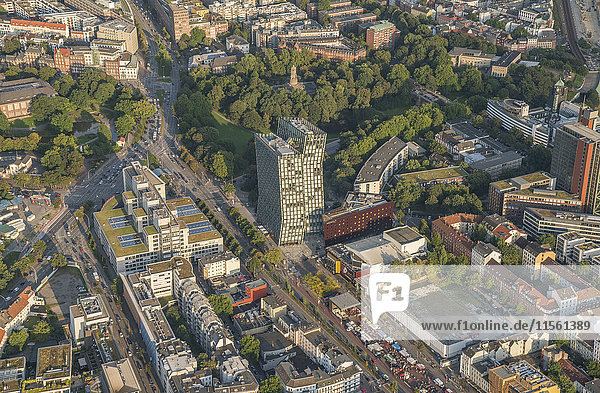 Deutschland  Hamburg  Luftaufnahme von St. Pauli mit Bürogebäude Dancing Towers