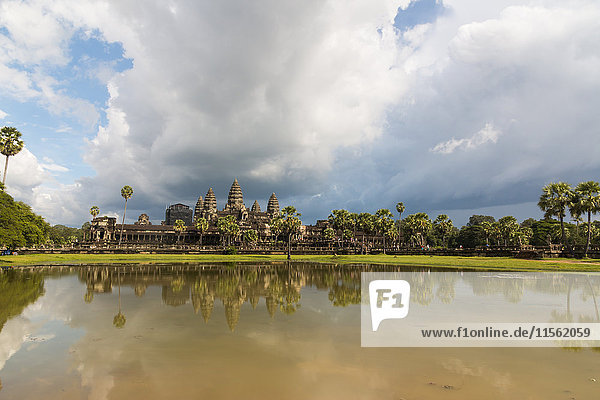 Cambodia  Siem Reap  Angkor Wat before the rain