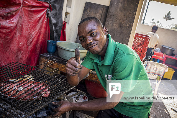 Hintere Küche des Restaurants auf dem Fischmarkt von Maputo; Maputo  Mosambik