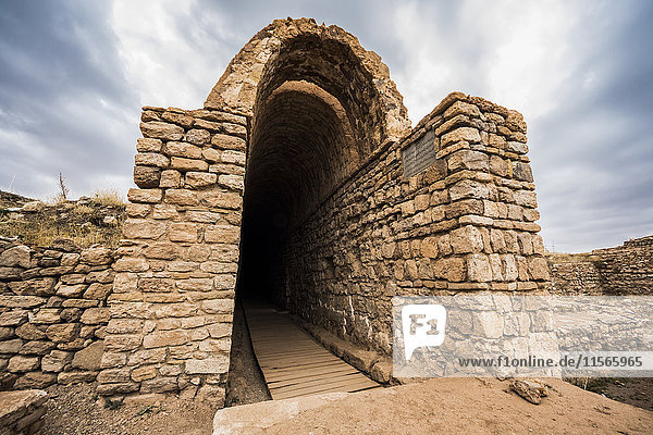 Durchgang  Takht-e Soleyman; West-Azarbaijan  Iran'.