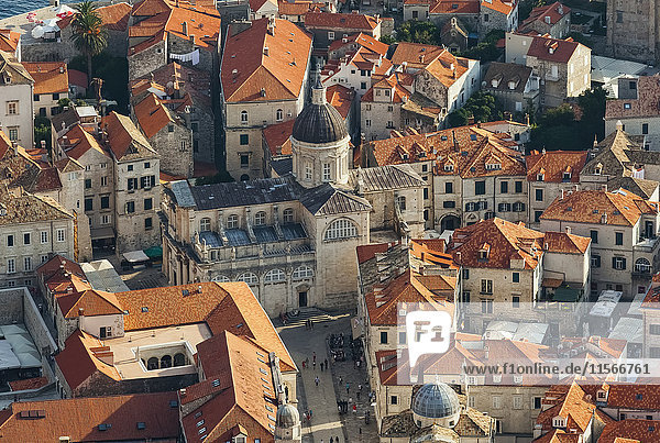 Ansicht von Dächern und Kathedrale; Dubrovnik  Kroatien