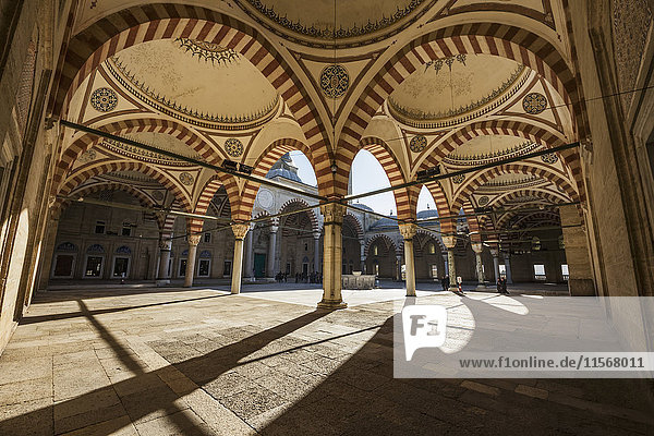 Portikus um den Innenhof der Selimiye-Moschee; Edirne  Türkei'.