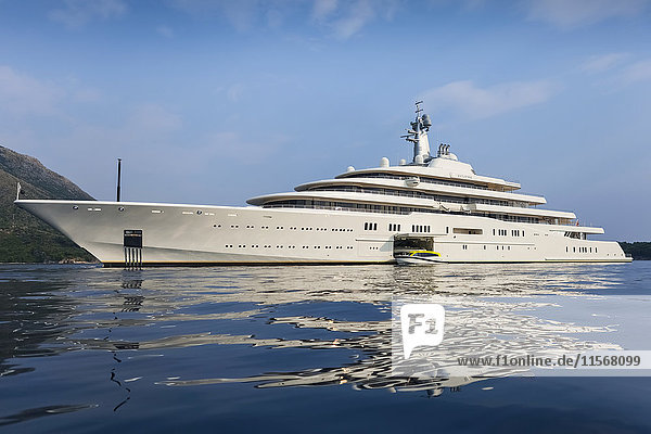 Die Yacht Eclipse  die zweitgrößte der Welt  die Roman Abramovich gehört  liegt in der Nähe von Cavtat  Kroatien  vor Anker.