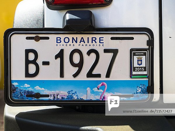 Nummernschild eines Autos  Kralendijk  Insel Bonaire  Bonaire  Niederländische Antillen