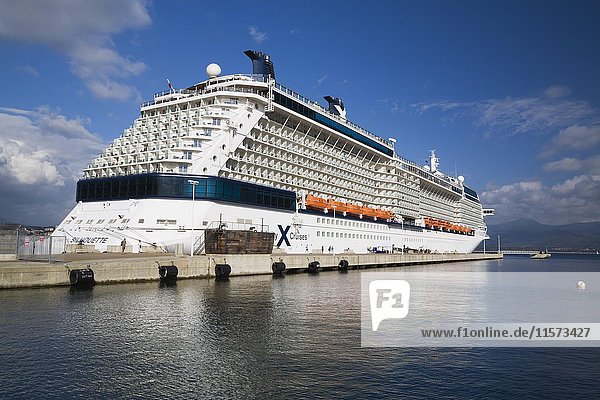 Celebrity X Silhouette Kreuzfahrtschiff im Hafen  Ajaccio  Insel Korsika  Frankreich  Europa
