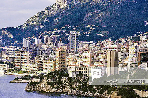 Frankreich  Monaco  Französische Riviera  Blick auf den Fels  Konkretisierung der Küste  Luftaufnahme  Wolkenkratzer