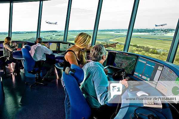 Flughafen-Kontrollturm