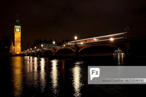 Westminster Bridge und Big Ben London  UK
