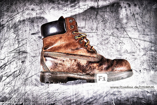 Schmutziger Wanderschuh