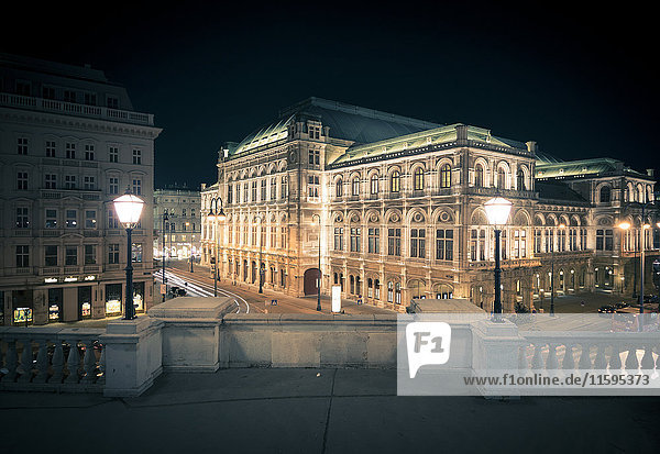 Österreich  Wien  Staatsoper bei Nacht