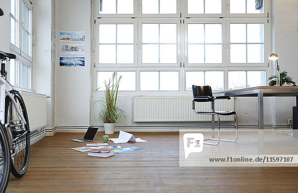 Interieur eines modernen informellen Büros