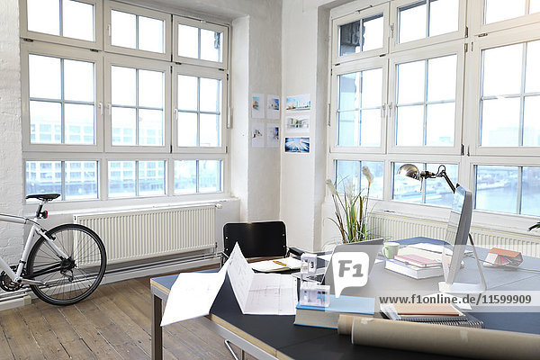 Interieur eines modernen informellen Büros